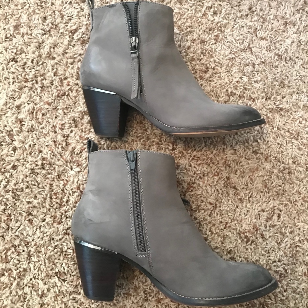 Steve Madden ankle boots